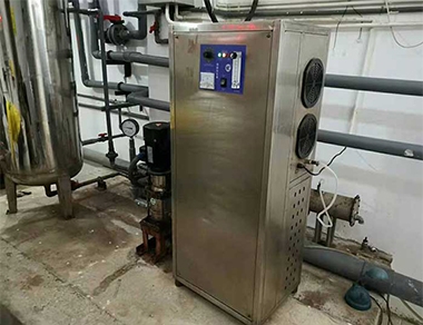 中學泳池（chí）臭氧設備安裝現場